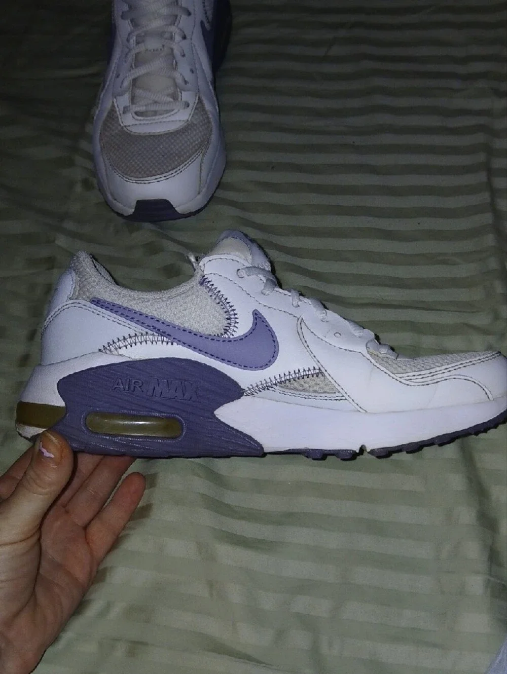 Nike Women’s White and Lavender Air Max Sneakers Sz: 7